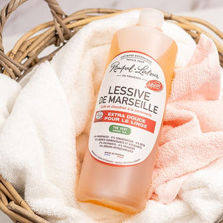 Lavage en machine du linge à la lessive liquide