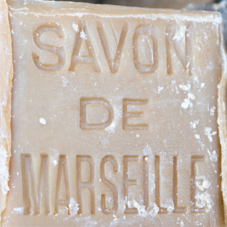 Recette de lessive maison au savon de Marseille : facile, économique & efficace