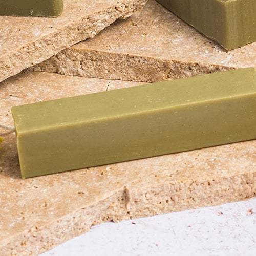 Se laver les dents au savon de Marseille