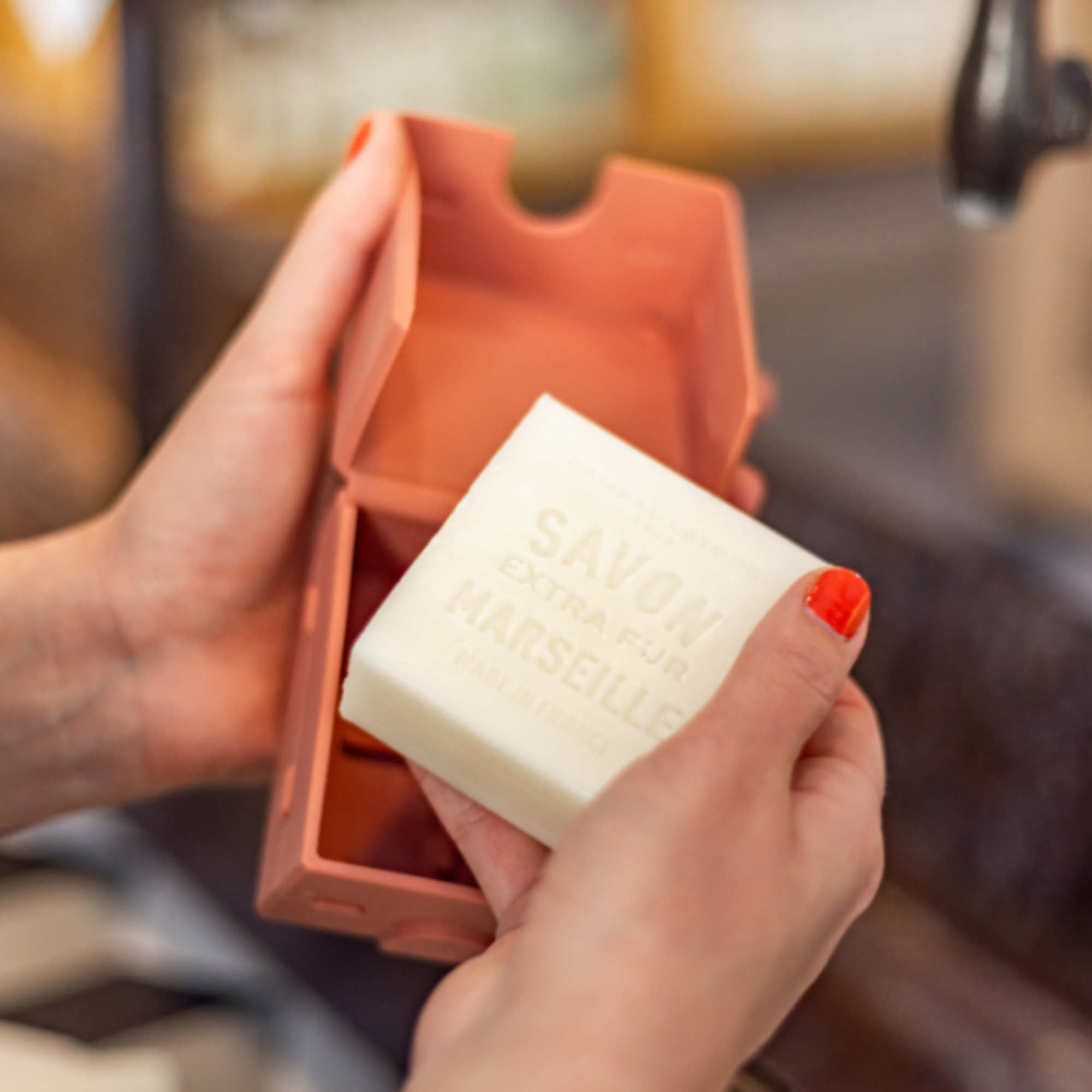 Savon de Marseille aux huiles végétales 150g - Cosmos Natural