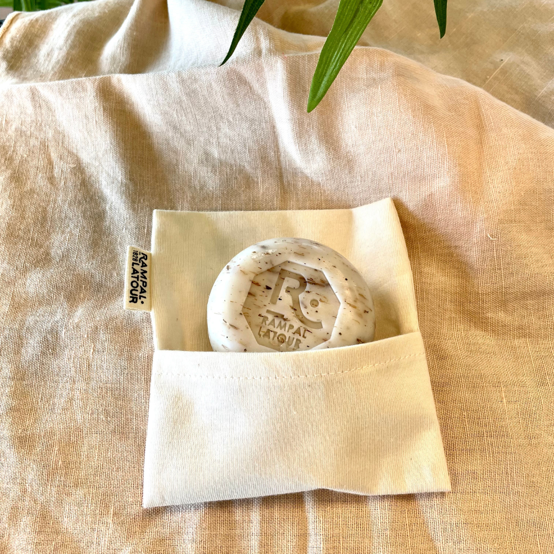 Waterproof pouch made of organic cotton