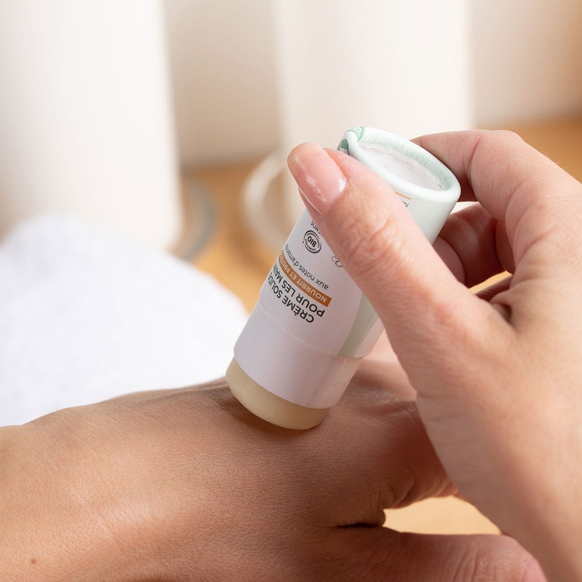 Solid hand cream Almond 27g - Cosmos Organic