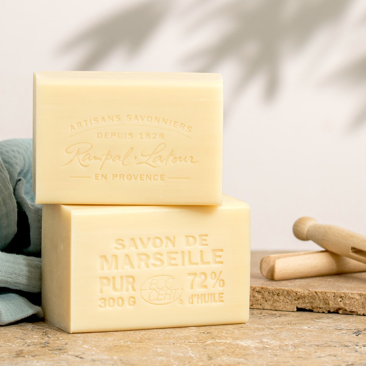 Pain de savon de Marseille aux huiles végétales 300g - Cosmos Natural